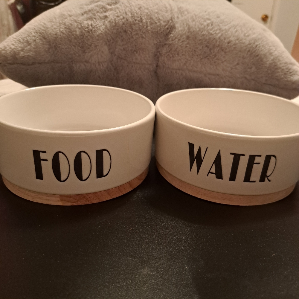 Pet Food and Water Bowls